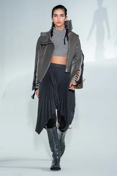 Look 10